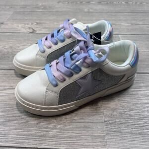 Art Class Kids' Kaitlyn Court Sneakers Silver Size 3 NWT